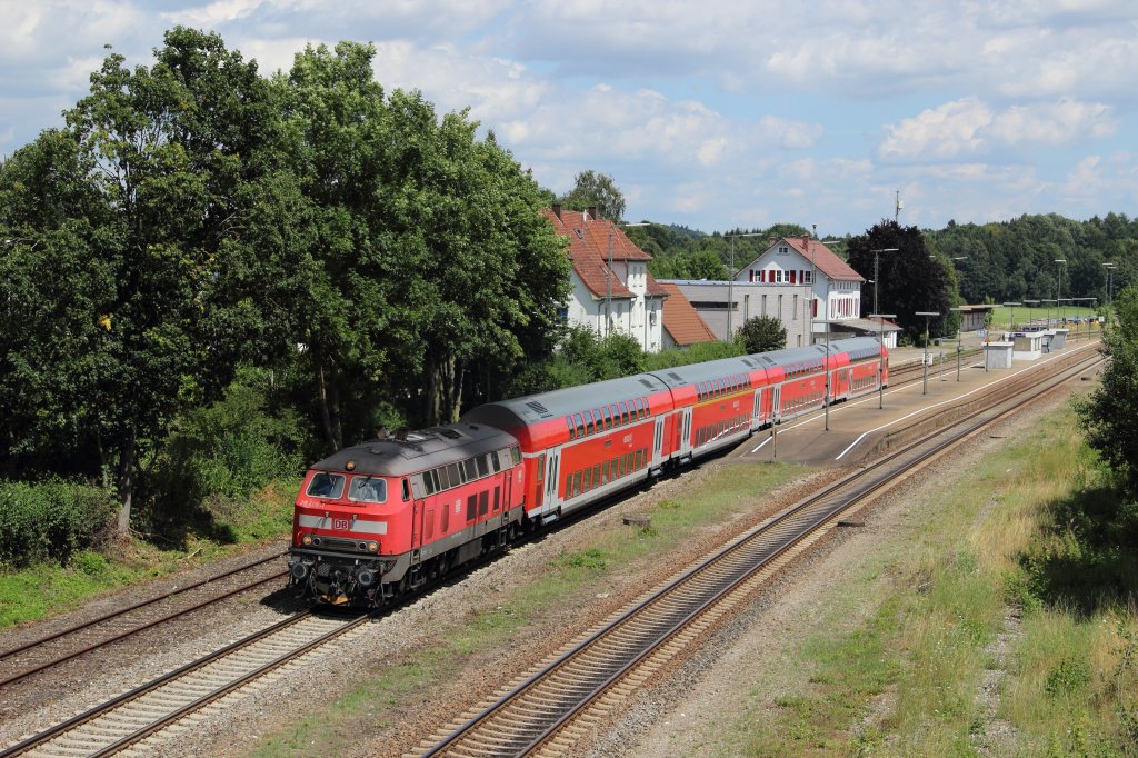 218 409-1 mit einem Regionalexpress in Bad Schussenried am 31.07.2012