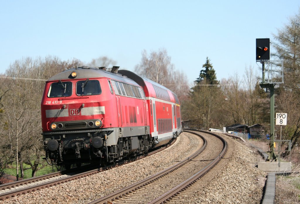 218 410-9 mit einem Dosto-IRE in Kehlen, 06.04.10