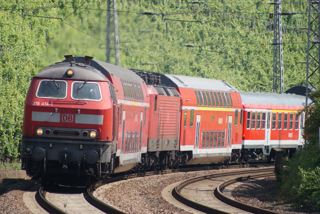 218 414-1 mit einem Schadzug in Winningen am 02.07.09