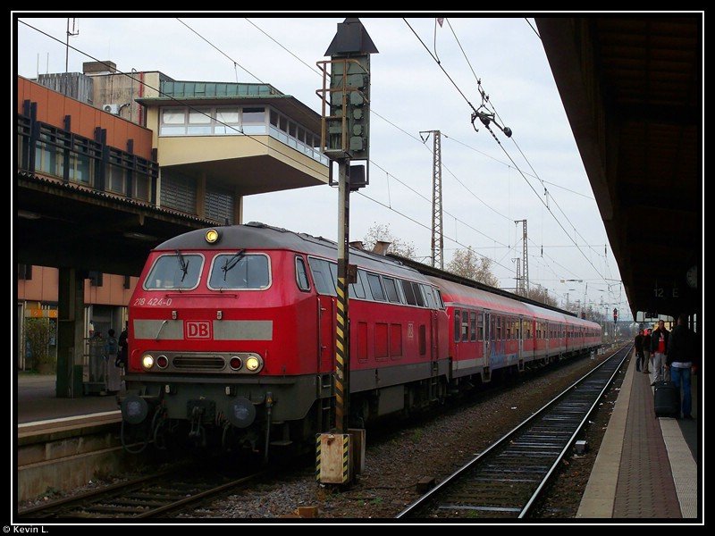 218 424 kam gerade als RE 12077 in Trier Hbf an. Aufgenommen am 21.11.2009