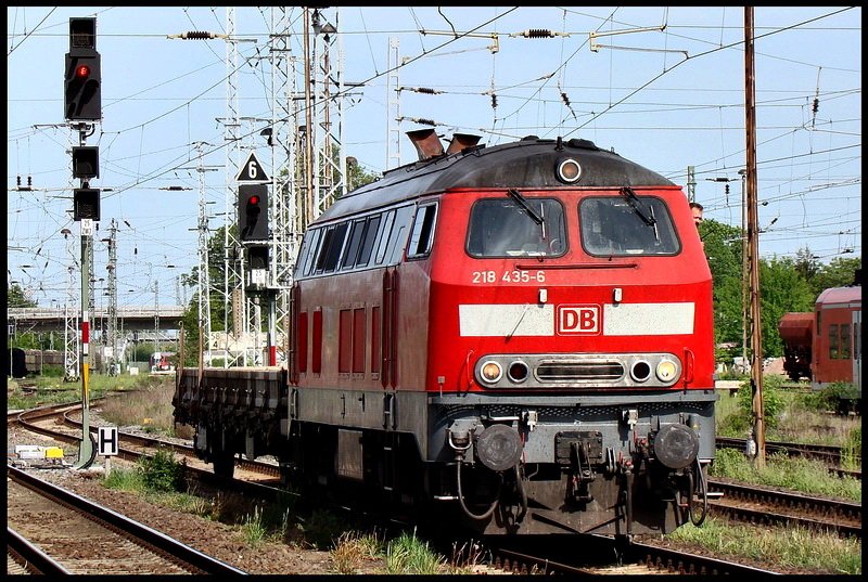 218 435-6 bei Rangierarbeit in Stendal.  am 09.05.09 