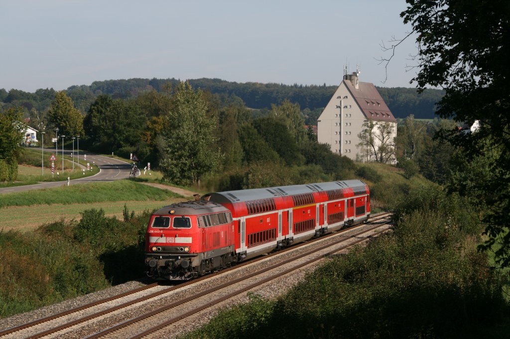 218 443 am 11.9.11 mit IRE 4223 Stuttgart - Lindau bei Zollenreute.