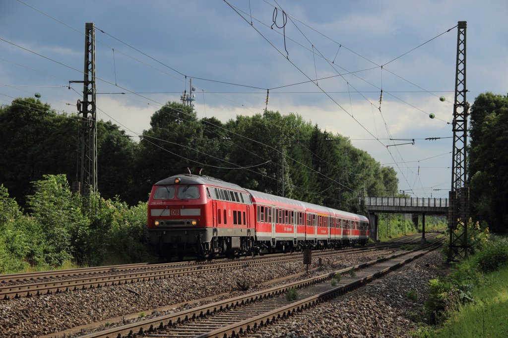218 445-5 mit einer Regionalbahn in Mnchen-Riem am 19.07.2012