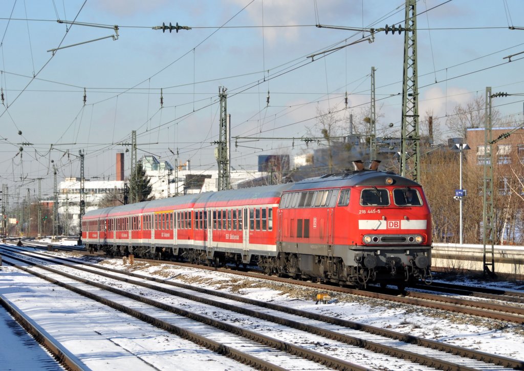 218 445 mit RB 27043 nach Mhldorf/Obb.Fotografiert in Mnchen-Heimeranplatz am 25.1.2012