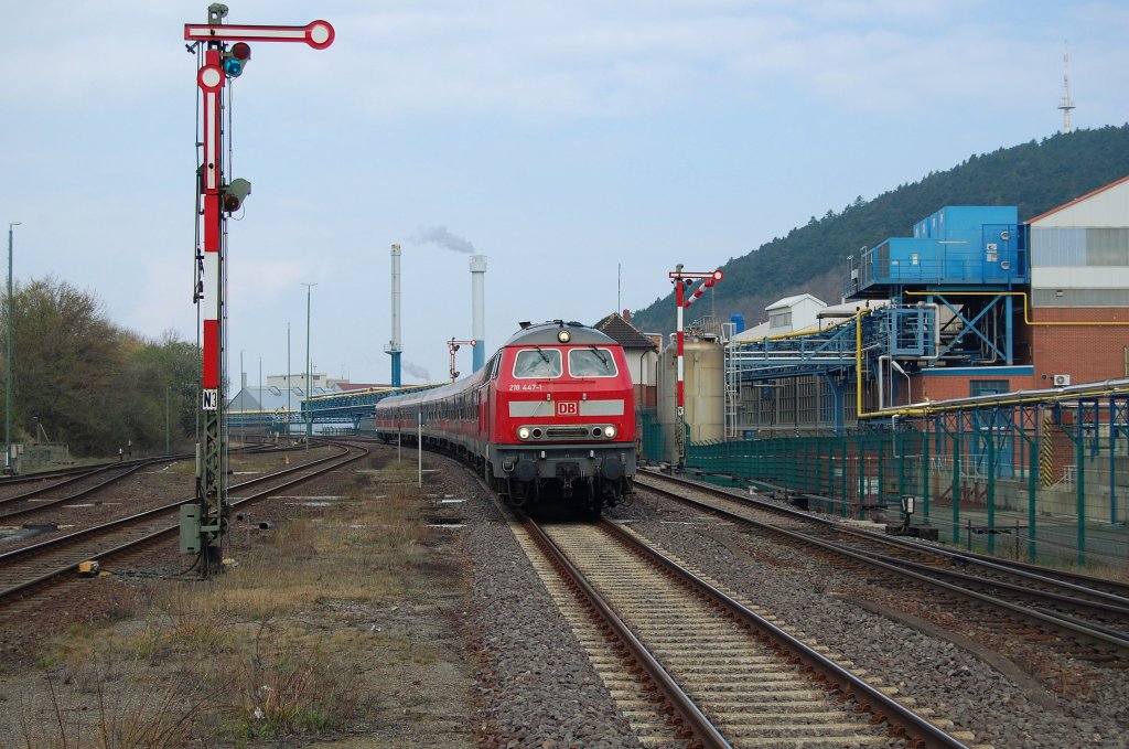 218 447-1 mit RE 14065 Hannover Hbf - Bad Harzburg am 14.04.2012 bei der Einfahrt in den Bahnhof Oker