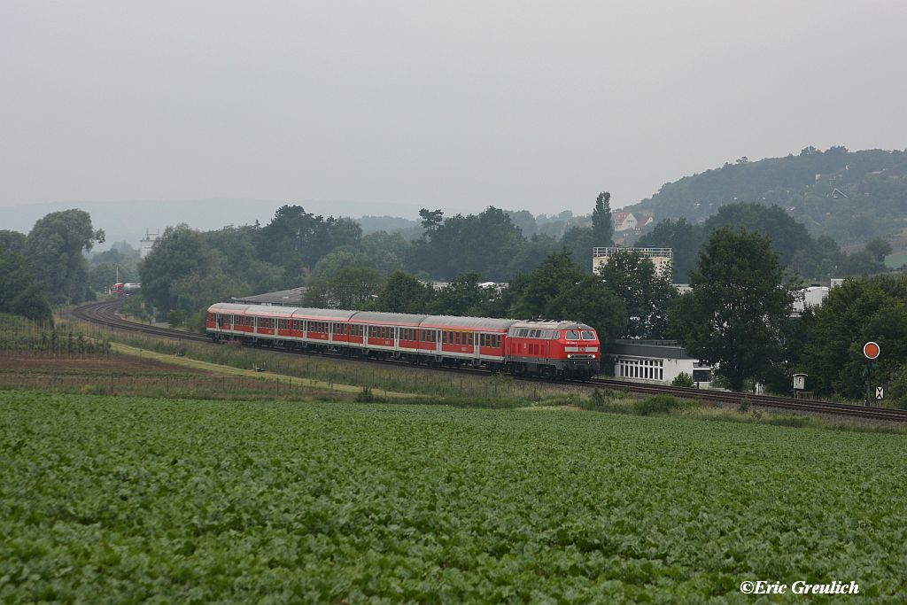 218 450 mit einem RE von Hannover nach Bad Harzburg am 11.06.2011 zwischen Baddeckenstedt un Klein Elbe.