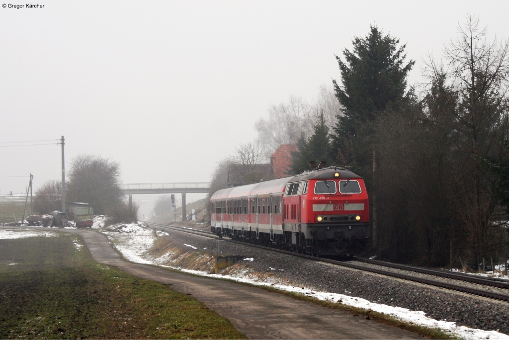 218 456-2 mit dem RE 22304 Neustadt-Rottweil bei Deilingen. Aufgenommen am 30.03.2013.