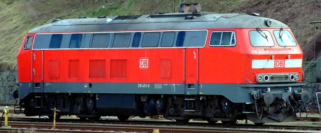 218 463 wartet am 16.02.2008 in Passau Hbf auf ihren nchsten Einsatz.