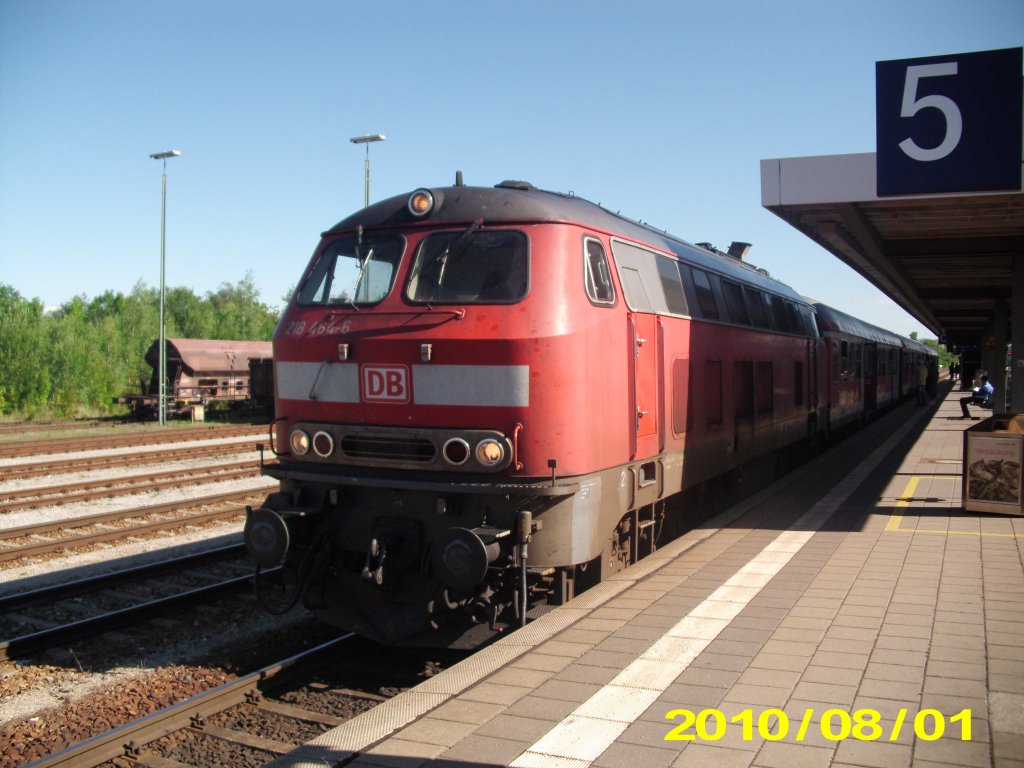 218 464 mit einem RE nach Hergatz in Buchloe am 1.08.2010.