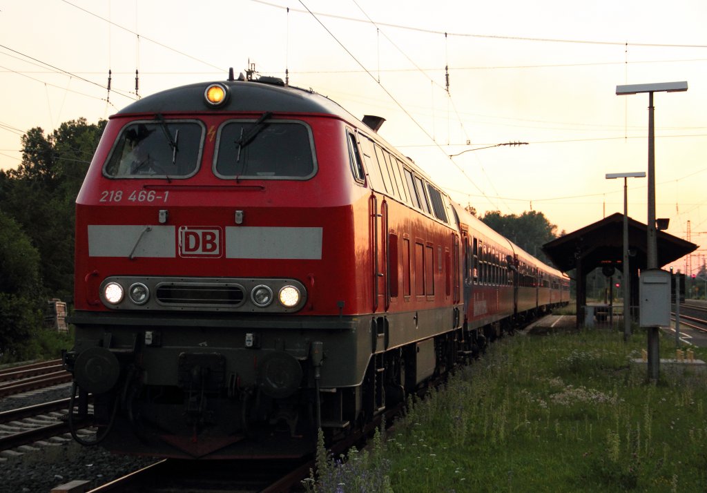 218 466-1 DB mit SDZ in Hochstadt/ Marktzeuln am 26.06.2012.