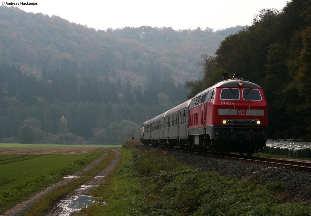 218 470-3 und 216 224-6 mit dem RE 36588 (Frankenberg (Eder)-Herzhausen) bei Ederbringhausen 23.10.10