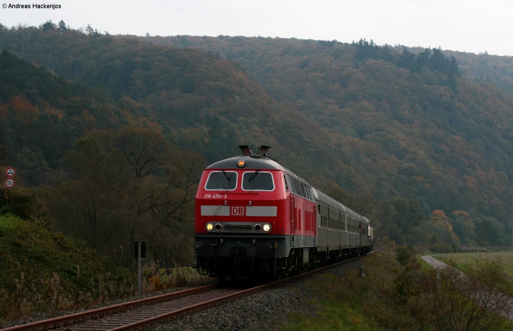 218 470-3 und 216 224-6 mit dem RE 36588 (Frankenberg (Eder)-Herzhausen) bei Kirchlotheim 23.10.10