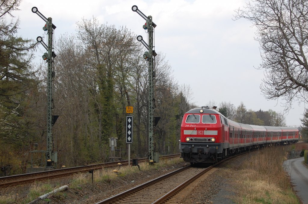 218 473-7 mit RE 14067 aus Hannover. Links die Strecke aus Vienenburg/Braunschweig/Halle 