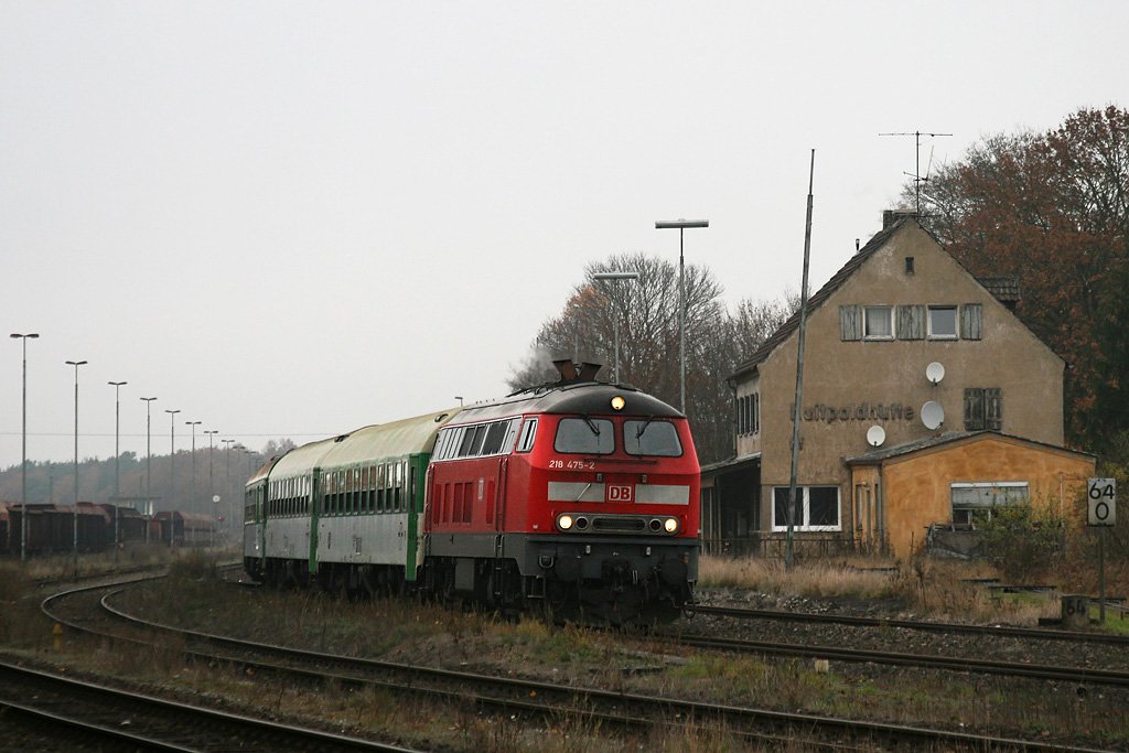 218 475 mit RE 353 von Nrnberg nach Prag am 06.11.2009 in Luitpoldhtte.