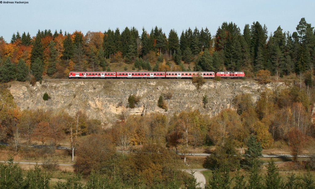 218 476-0 mit dem RE 22304 (Neustadt(Schwarzw)-Rottweil) bei Marbach 20.10.12