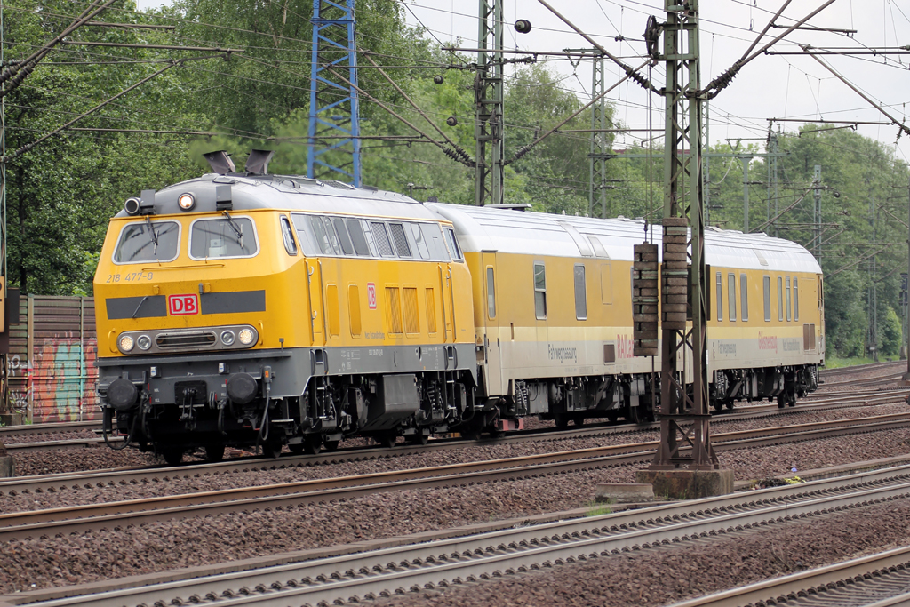 218 477-8 mit Gleismesszug in Hamburg-Harburg 27.5.2013