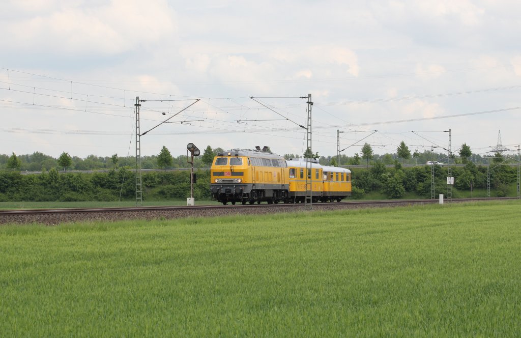 218 477+725/726 auf Messfahrt von Warburg richtung Ruhrgebiet am 24/05/13 in Paderborn-Elsen.