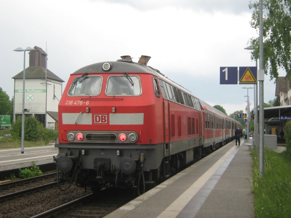 218 478-6 wartet am 08.05.2010 in Winden (Pfalz) auf die abfahrt nach Karlsruhe HBF