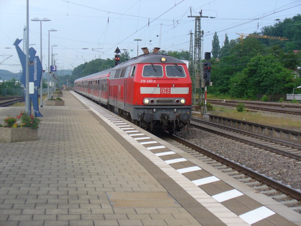 218 480-2 zieht den RE 6 von Karlsruhe am 07.06.2011 nach Kaiserslautern