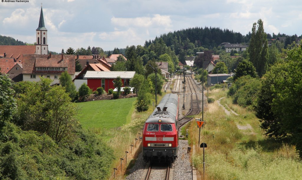 218 481-0 mit dem RE 22304 (Rottweil-Neustadt(Schwarzw) bei Lffingen 22.7.12