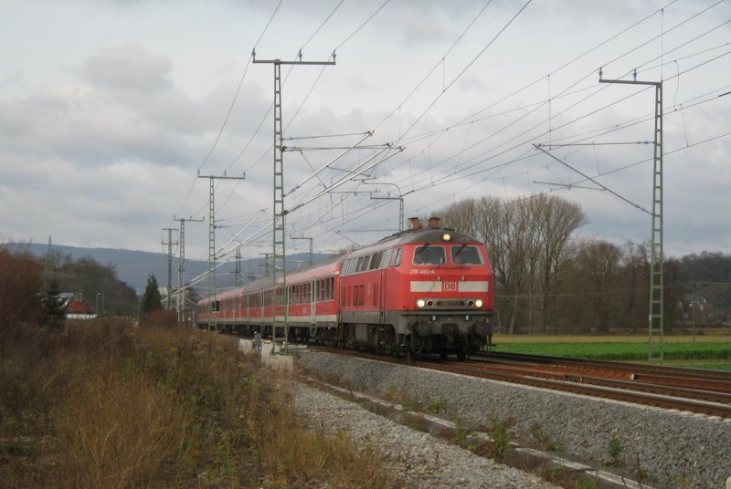 218 484-4 mit der RB 18989 (Ludwigshafen(Rh)Hbf-Sinsheim(Elsenz)) am 13. Dezember 2009 bei Meckesheim.