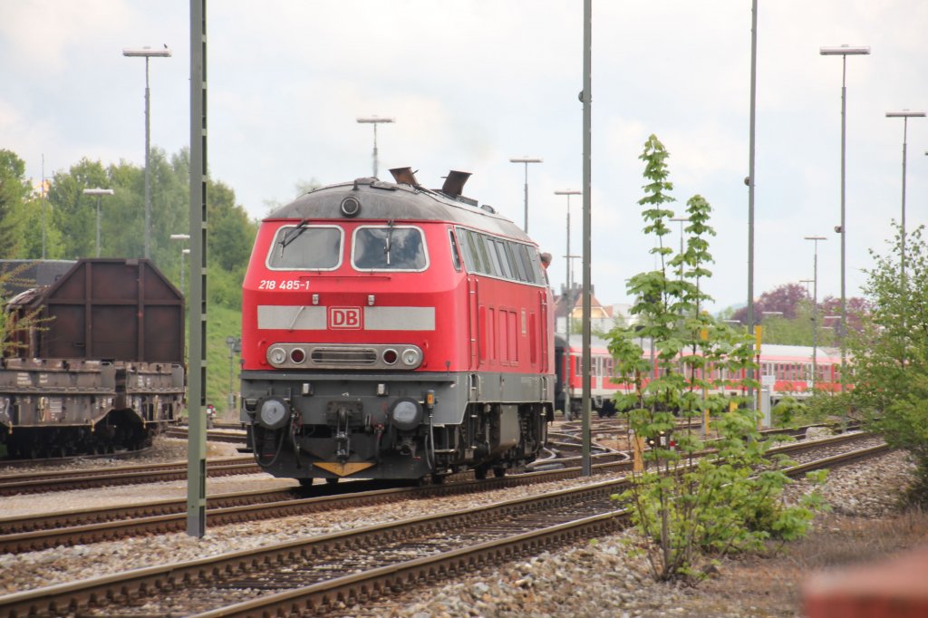 218 485 rangiert am 13.05.2012 in Kempten Hauptbahnhof.