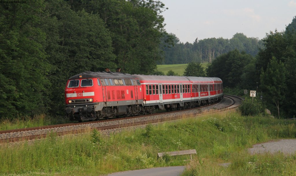 218 487-7 mit dem RE 3239 (Aalen-Friedrichshafen Stadt) bei Magenhaus 18.6.12