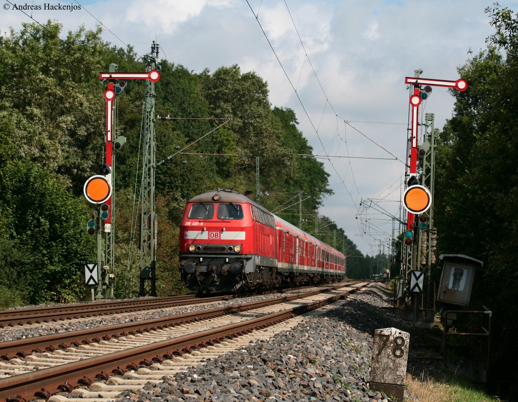 218 491-9 mit der4 Tour de Lndle Garnitur als Lr(?) gen Ulm bei Goldshfe 9.8.10