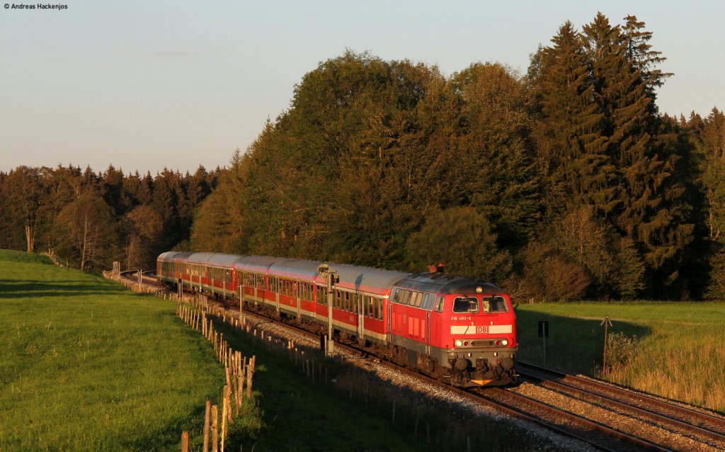 218 493-5 mit dem RE 57460 (Mnchen Hbf-Kempten(Allgu)Hbf) bei Gnzach 17.8.11