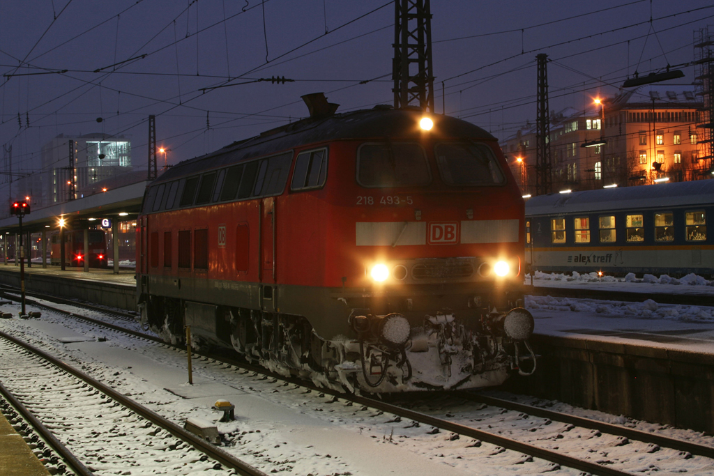218 493 am 09.12.2010 in M�nchen Hbf.
