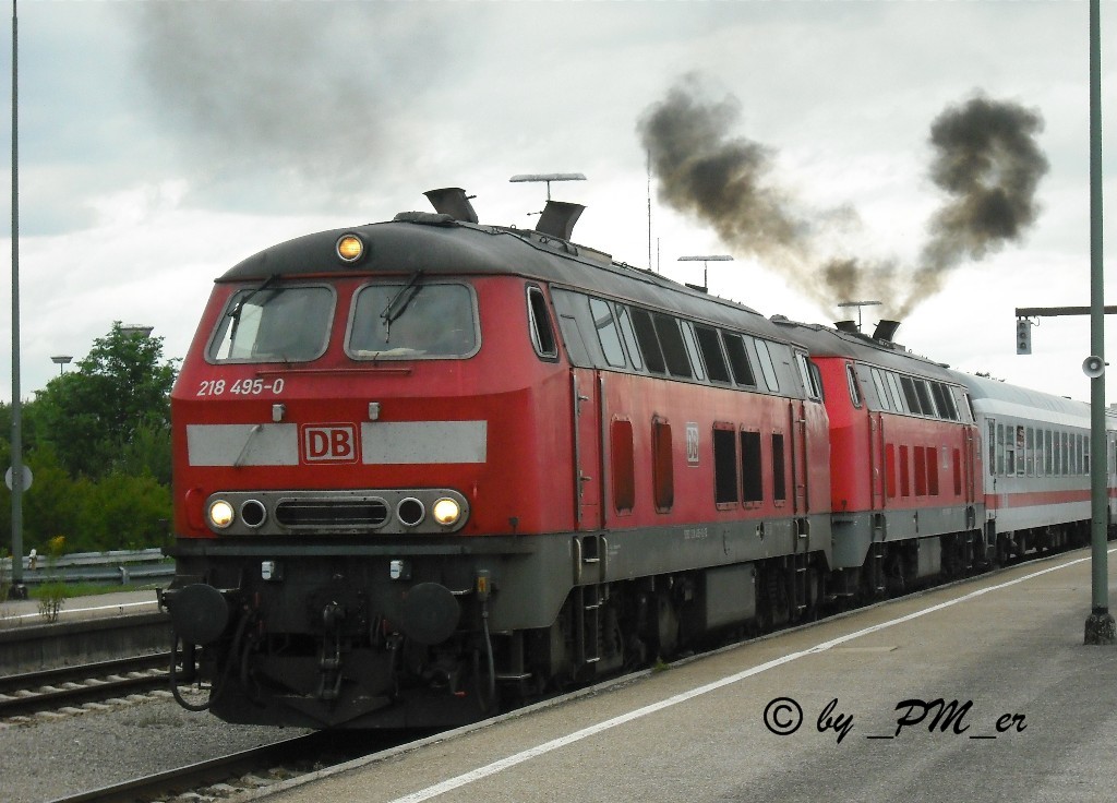 218 495-0 & 218 164-2 verlassen am 24.07.2009 Kempten im Allgu mit einem IC