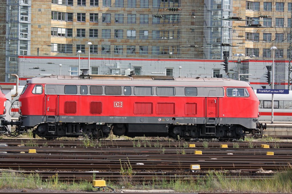 218 830 am 27.7.12 abgestellt in Frankfurt Hbf.