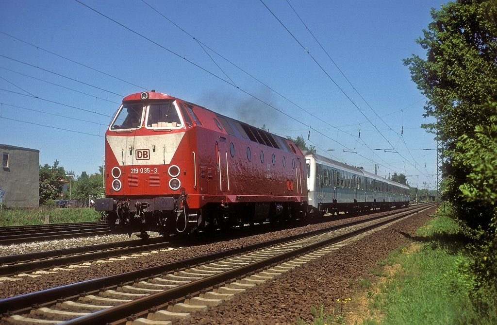 219 035  bei Markkleeberg  14.05.98