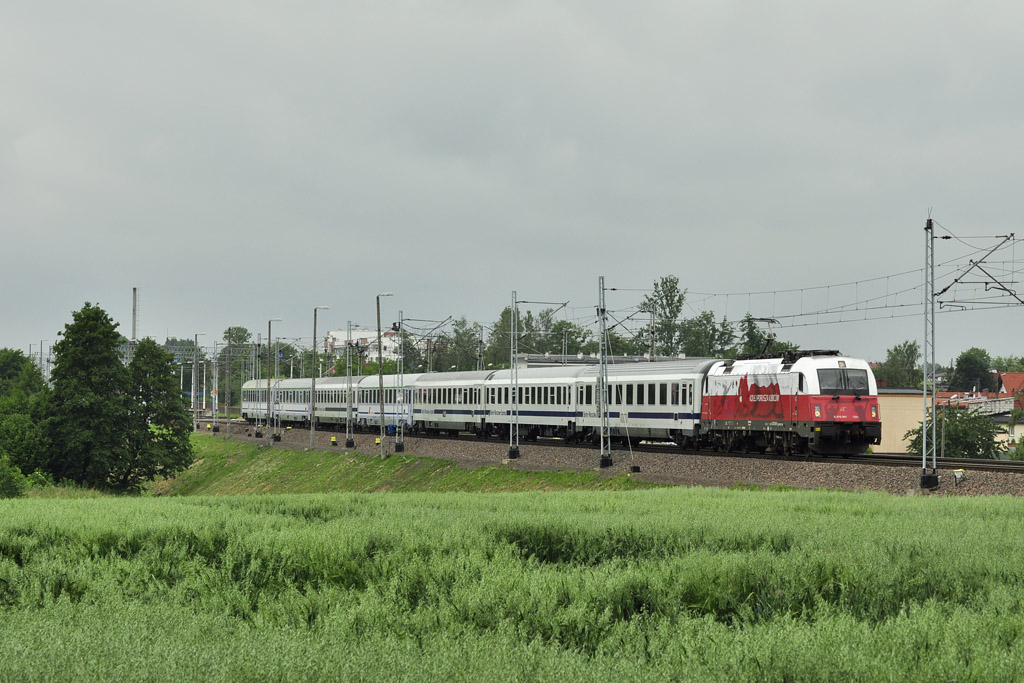 ||22.06.2012 r.|| Kostrzyn Wielkopolski.

Taurus betrieb einen BWE von Berlin nach Warszawa, hier kurz nach dem Stadt Kostrzyn Wlkp.