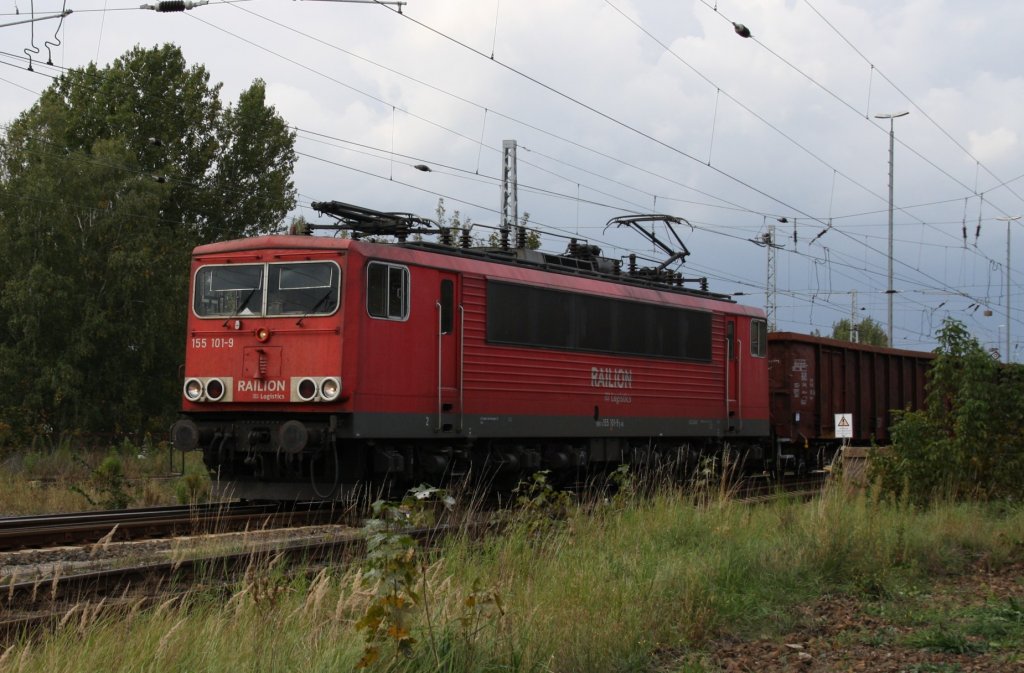 22.09.2011 155 101-9 vom Berliner Aussenring kommend fhrt in Henningsdorf ein.