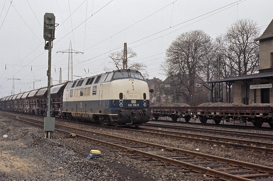 221 126 am 8.April 1986 in Lintorf