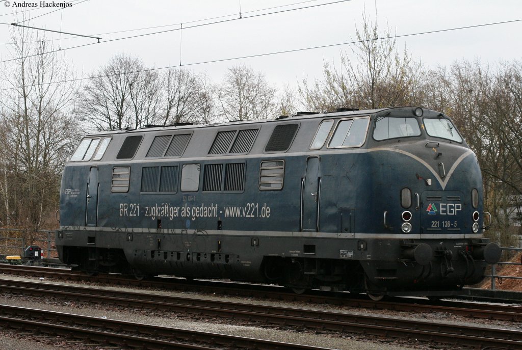 221 136-5 der EPG in Karlsruhe 27.3.10