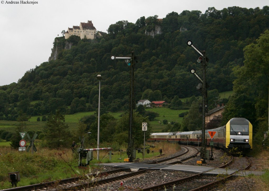 223 012-6 mit dem TEE 5464 (Schaffhausen PB-Cheb(Eger)) in Hausen im Tal 15.8.10