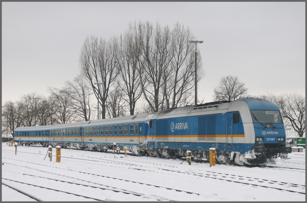 223 061 mit ALEX wartet in Lindau Hbf auf den nchsten Einsatz. (02.12.2010)
