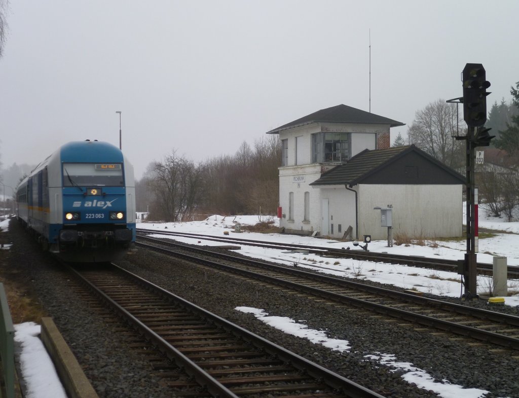 223 063 Durchfhrt am 08.03.13 mit dem ALX Pechbrunn Richtung Hof.