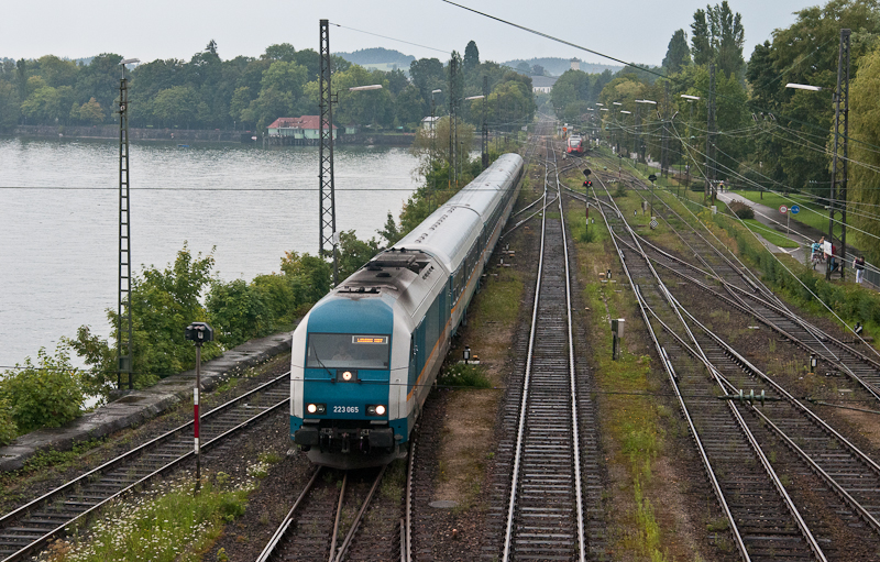 223 065 mit ALX84146 (M�nchen Hbf Gl.27-36 - Lindau Hbf) am 3. August 2011 in Lindau.