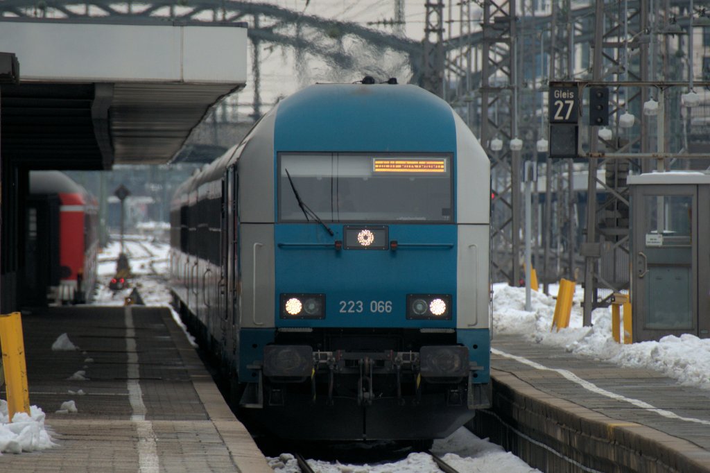 223 066 am 17.02.13 mit dem Alx aus Lindau in Mnchen Hbf