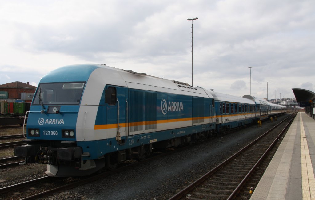 223 068 abgestellt im Hauptbahnhof Hof. 28.03.10