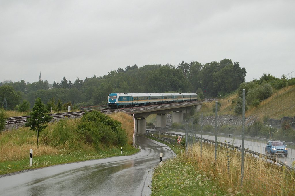 223 071 mit ALX 38706, Mnchen Hbf - Lindau Hbf bei Kuhnen. August 2010