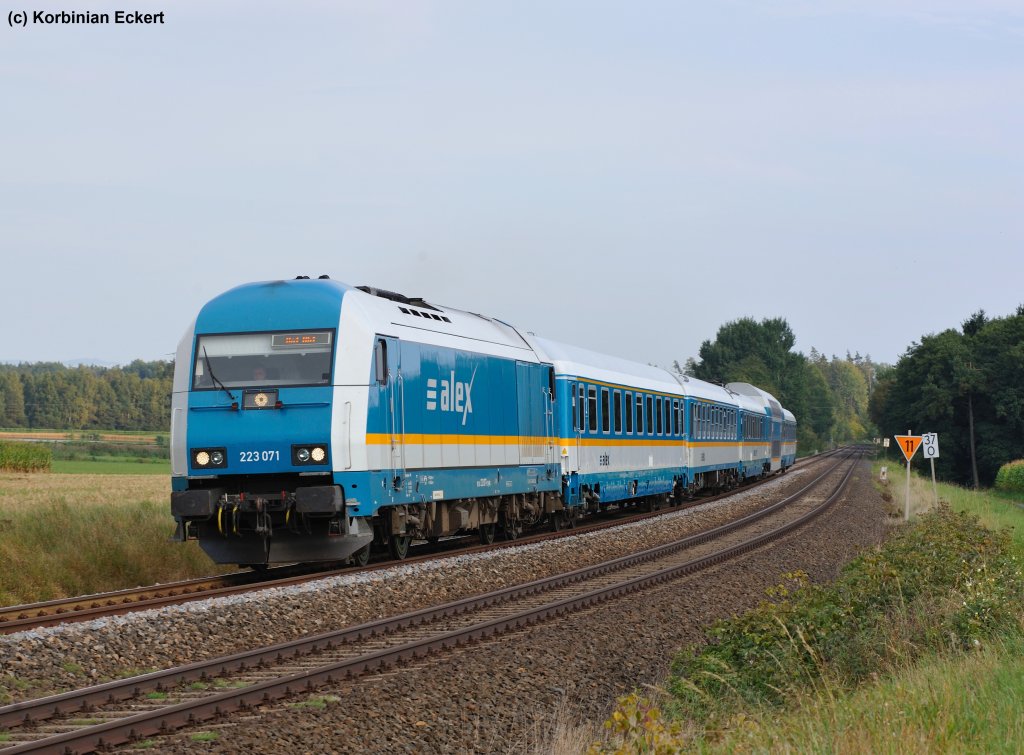 223 071 mit ALX 84110 von Mnchen Hbf nach Hof Hbf bei Oberteich, 17.09.2011