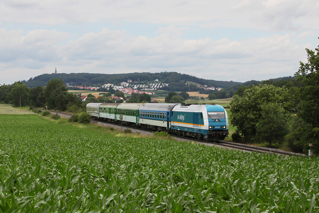 223 071 mit dem Alex 353 von Nrnberg nach Prag am 23.06.2011 bei Hiltersdorf.