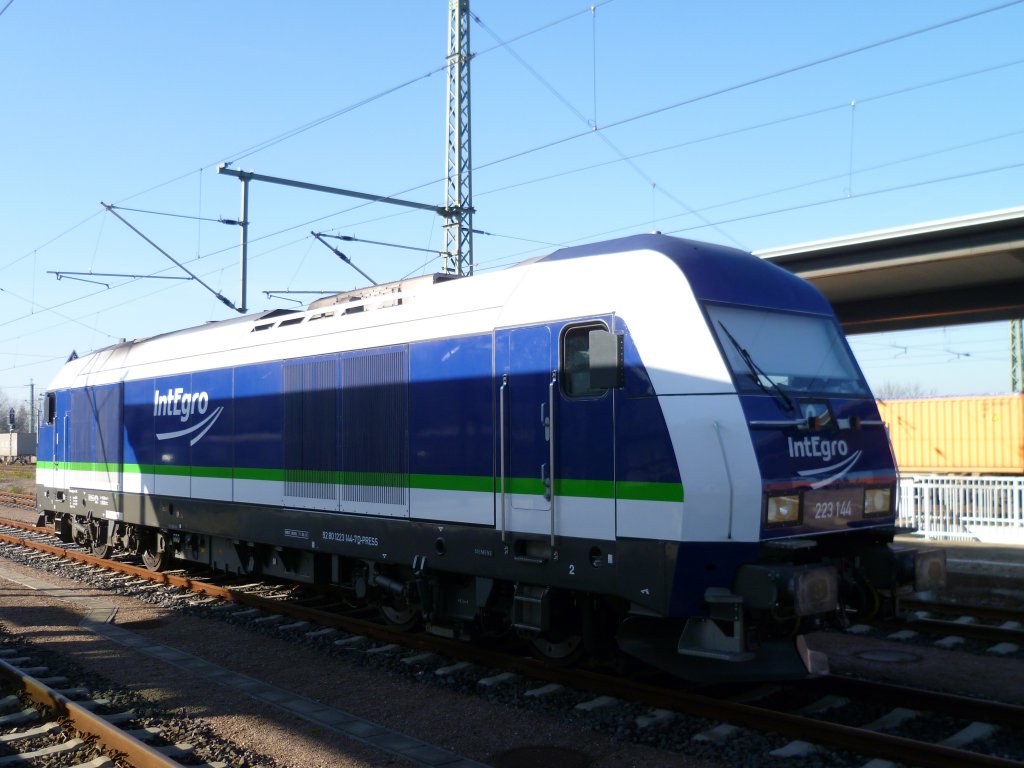 223 144 steht am 13.11.11 in Glauchau.

