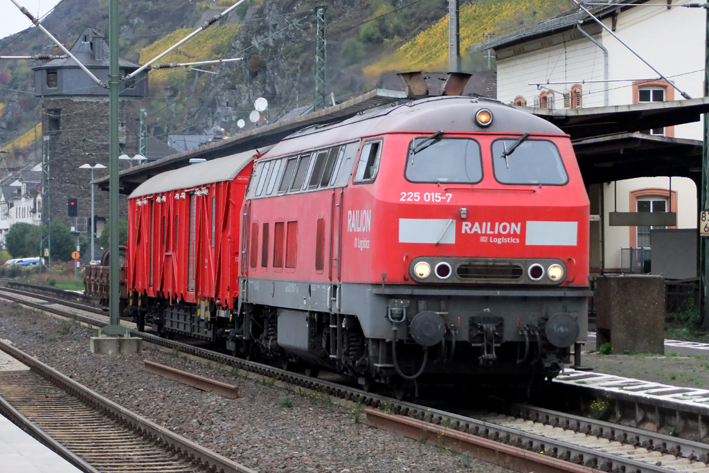 225 015-7 in Kaub 27.10.2012