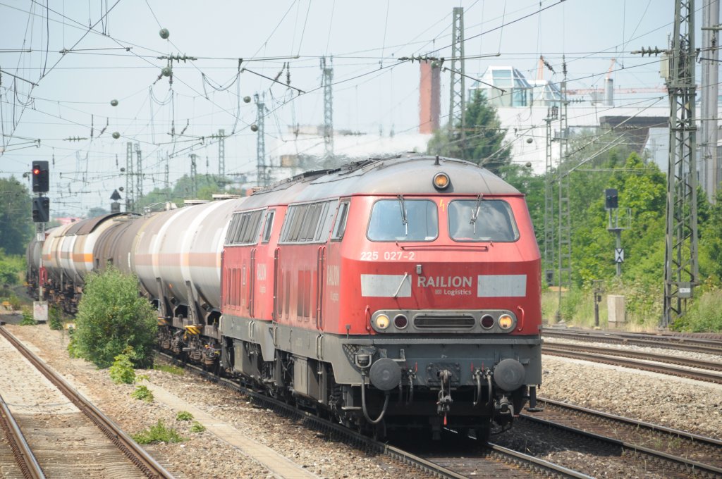 225 027 & 806 am 02.07.10 am Heimeranplatz nach Mhdorf