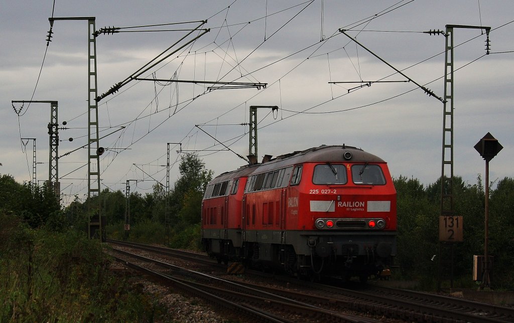225 027 -2 und 225 071 -0 am 15.09.2010 in Obertraubling.